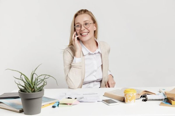 Des bureaux bien équipés pour une productivité sans compromis : Que faut-il considérer ?