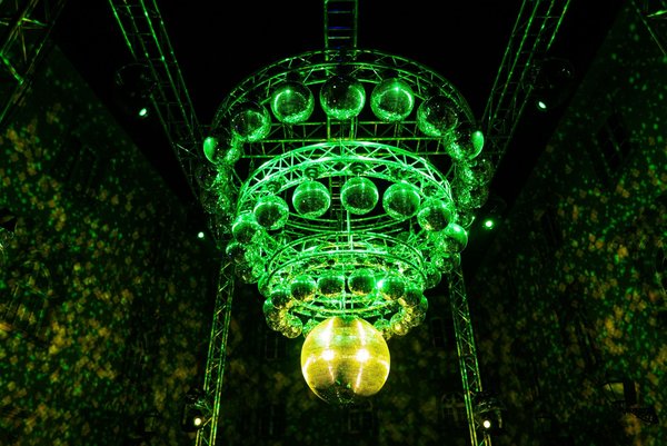 Quelles sont les tendances actuelles en matière de locations de décorations pour les événements d'entreprise ?